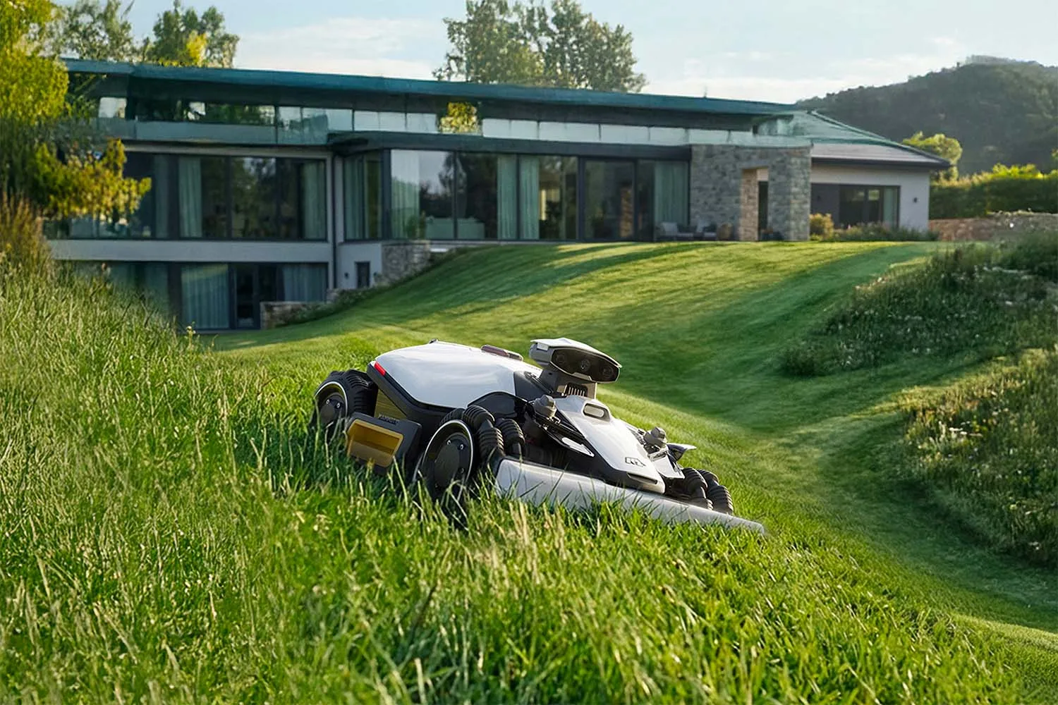 LUBA mini 2 AWD 1000 robotická sekačka — fotografie 4